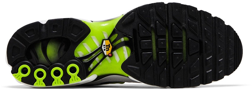 Nike Air Max Plus 'Putih Hitam Volt' DM0032-103 Shop Nike Air Max Plus 'Putih Hitam Volt' DM0032-103