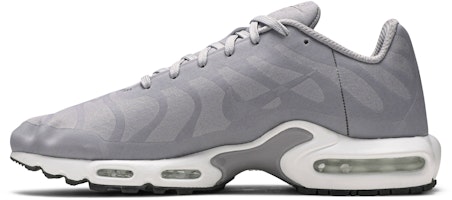 耐吉 Air Max Plus 大標誌 狼灰 AJ7181-001 Lookbook 耐吉 Air Max Plus 大標誌 狼灰 AJ7181-001