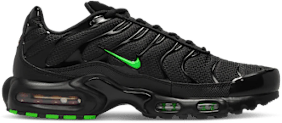 Nike Air Max Plus 黑色/黑色/綠色亮點 DM0032-024 Lookbook Nike Air Max Plus 黑色/黑色/綠色亮點 DM0032-024