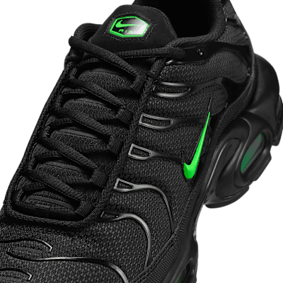 Sizing Nike Air Max Plus 黑色/黑色/綠色亮點 DM0032-024
