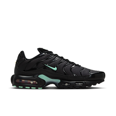 Lookbook Nike Air Max Plus 黑色/深煙灰/薄荷綠 DM0032-029
