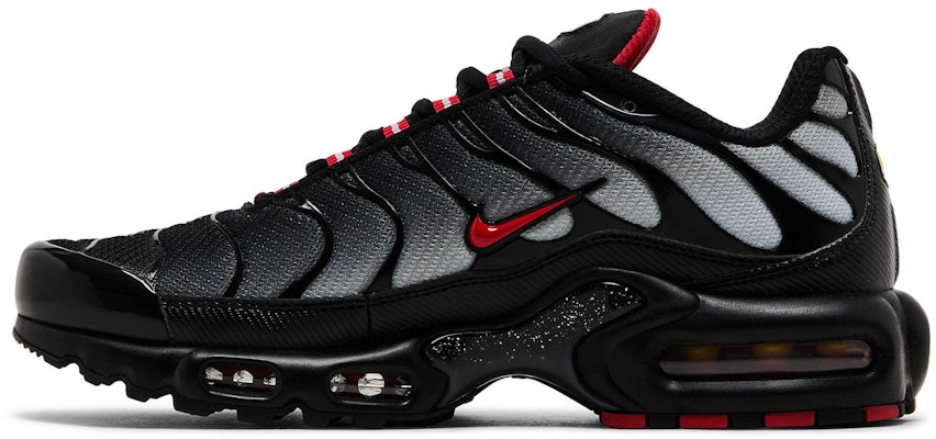 Nike Air Max Plus Hitam Gradien Merah CI2299-001 Lookbook Nike Air Max Plus Hitam Gradien Merah CI2299-001