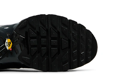 Nike Air Max Plus Black Gradient Red