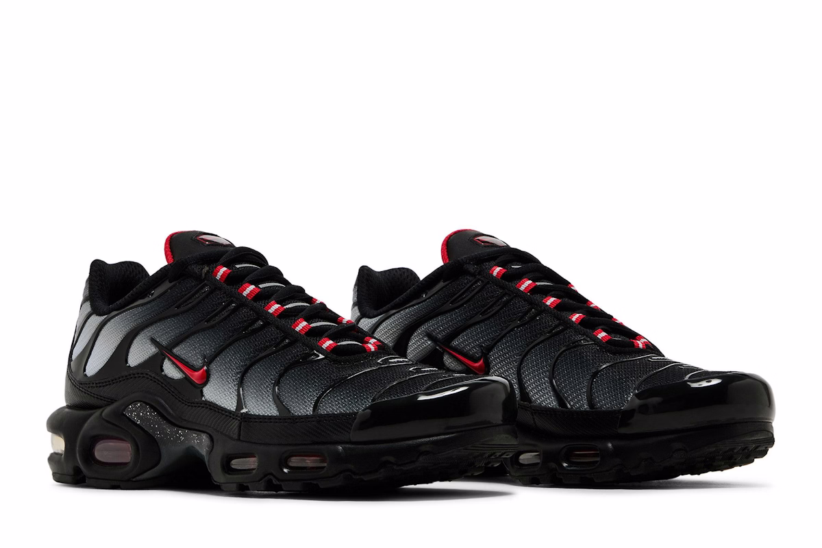 Nike Air Max Plus Black Gradient Red