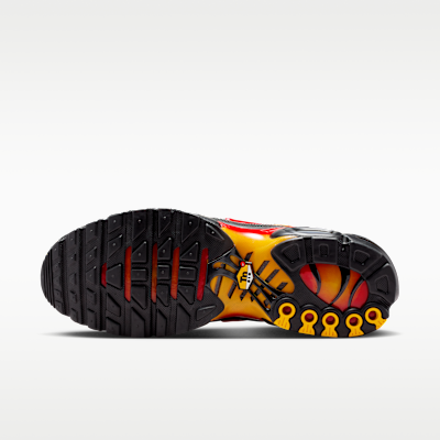 Lookbook 耐克Air Max Plus 黑色/大学金/大学红 DM0032-030