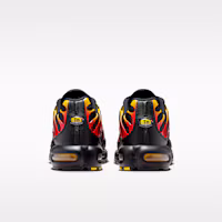 Sizing Nike Air Max Plus 黑色/大學金/大學紅 DM0032-030