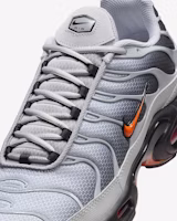 Nike Air Max Plus Sepatu Olahraga Pria DM0032-011 Sizing Nike Air Max Plus Sepatu Olahraga Pria DM0032-011