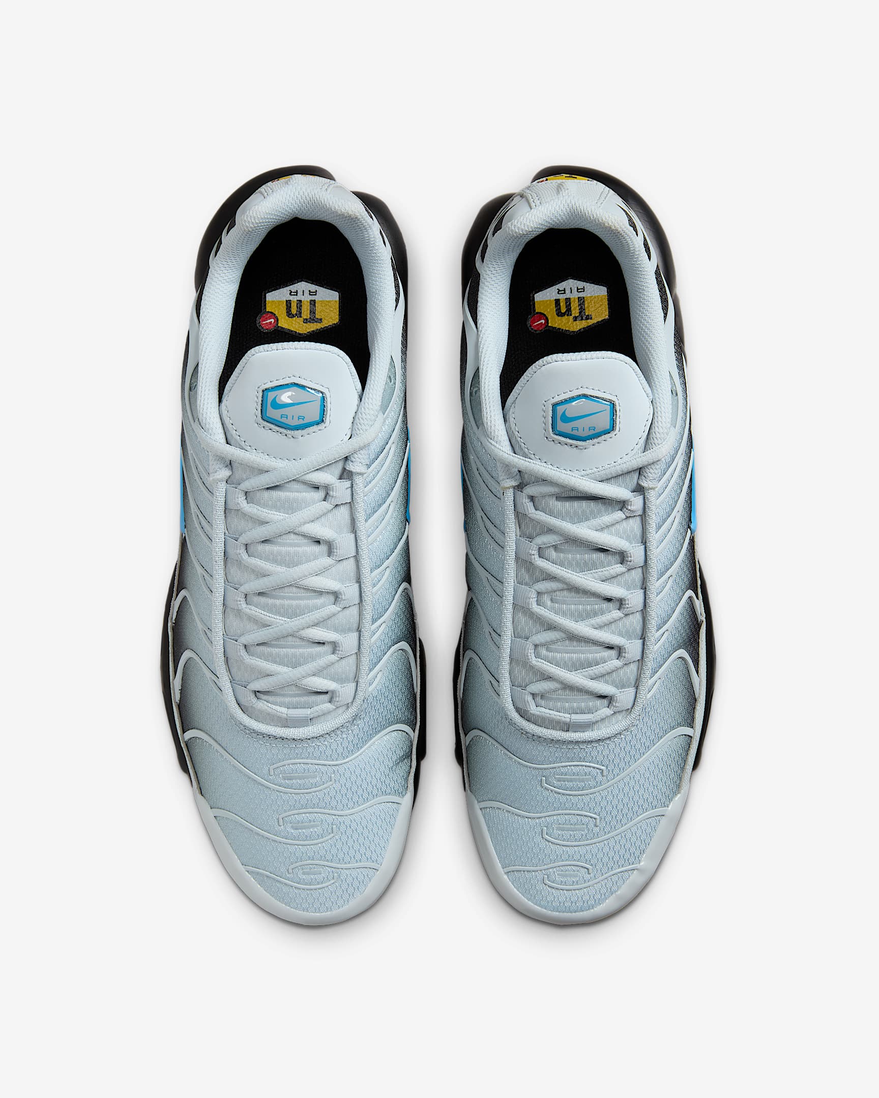 Shop Nike Air Max Plus 運動鞋 DM0032-015