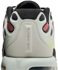 나이키 에어맥스 플러스 드리프트 '라이트 실버' FD4290-009 Sizing 나이키 에어맥스 플러스 드리프트 '라이트 실버' FD4290-009