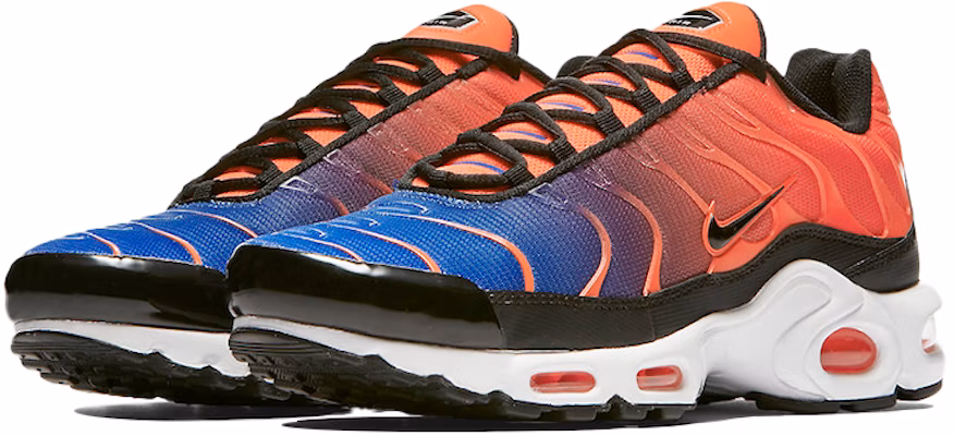 Nike Air Max Plus Gradient Pack Crimson 852630-800 - Merah Lookbook Nike Air Max Plus Gradient Pack Crimson 852630-800 - Merah