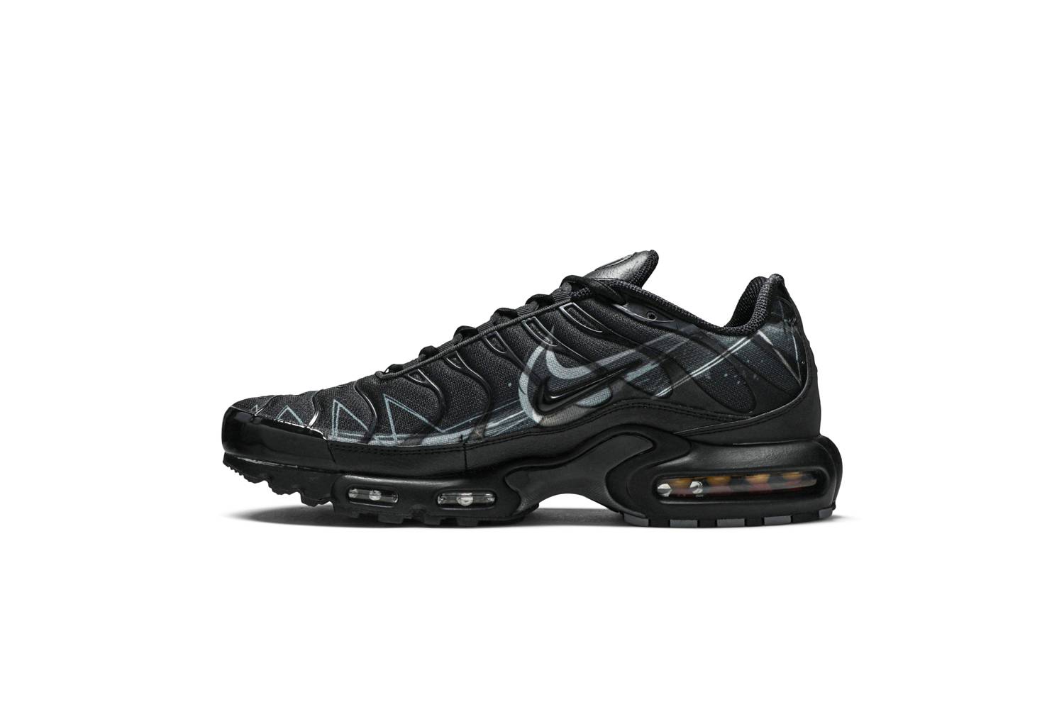 Lookbook Nike Air Max Plus La Requin Hitam BV7826-001