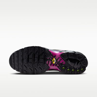 Lookbook Nike Air Max Plus OG Raisin Foncé/Noir/Rose Actif/Citron Vert Liquide IR5898-573