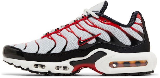 Nike Air Max Plus Platinum Hitam Merah Universitas FN6949-002 Lookbook Nike Air Max Plus Platinum Hitam Merah Universitas FN6949-002