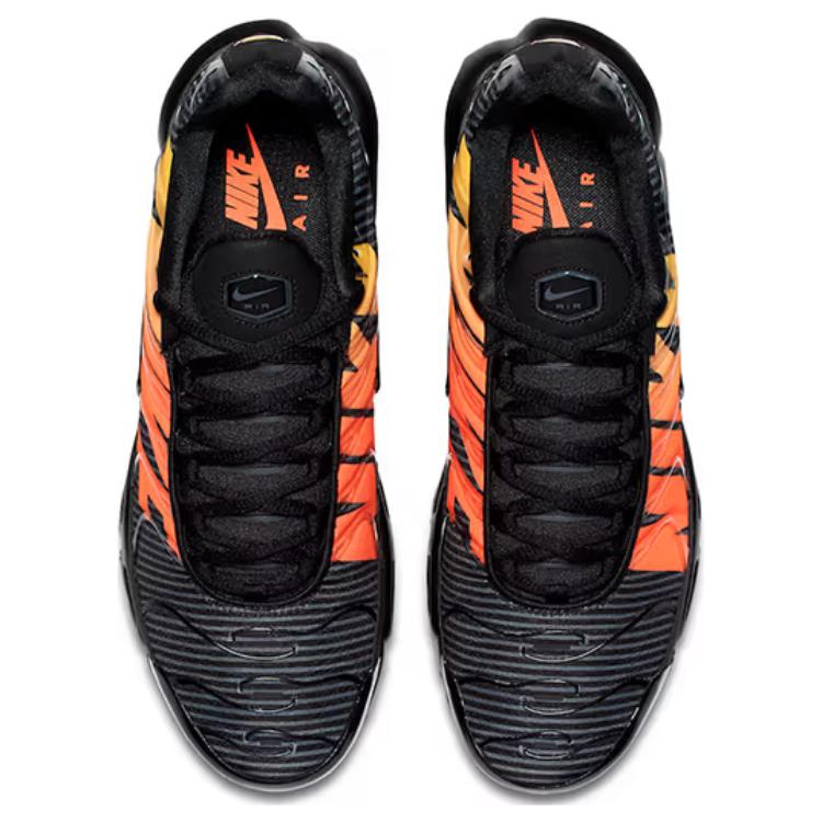 Lookbook 나이키 에어맥스 플러스 SE '토탈 오렌지' AT0040-002