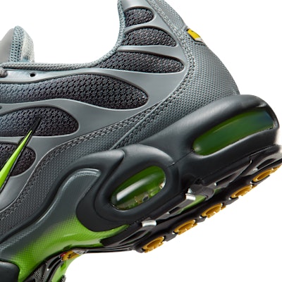 Nike Air Max Plus Sneakers Smoke Gray/Dark Smoke Gray/Black/Volt DM0032-026 Cheap Nike Air Max Plus Sneakers Smoke Gray/Dark Smoke Gray/Black/Volt DM0032-026