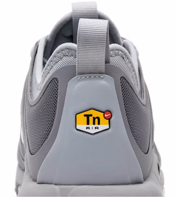 Nike Air Max Plus TN Ultra 'Cool Grey' Sepatu Sneakers Abu-Abu. 898015-007 Sizing Nike Air Max Plus TN Ultra 'Cool Grey' Sepatu Sneakers Abu-Abu. 898015-007