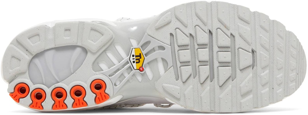 Nike Air Max Plus Utility 'White Safety Orange' FJ4232-100 Shop Nike Air Max Plus Utility 'White Safety Orange' FJ4232-100