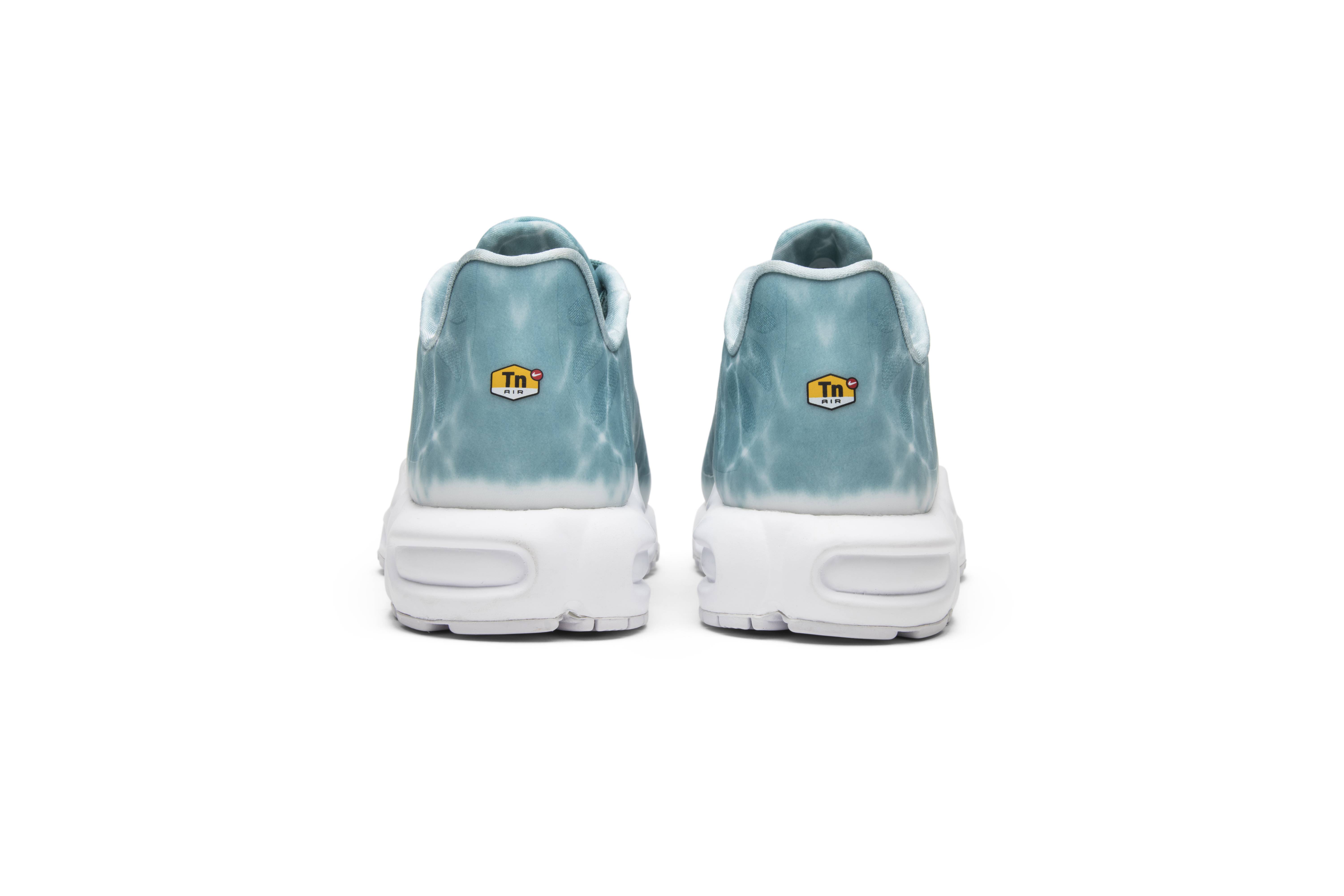 Nike air max plus swimming pool store