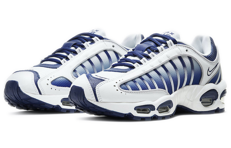 Lookbook Nike Air Max Tailwind 4 低幫 跑步鞋 男女同款 白藍