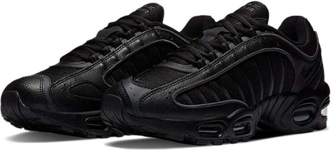 나이키 에어맥스 테일윈드 4 "블랙" CT0869-001 Lookbook 나이키 에어맥스 테일윈드 4 "블랙" CT0869-001