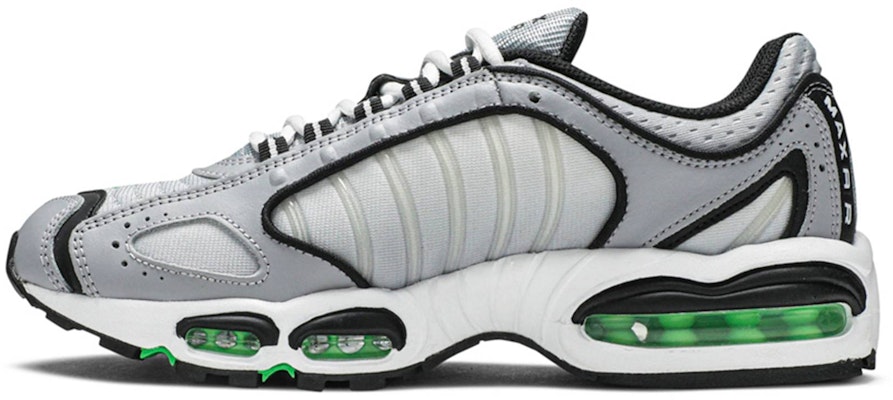 耐吉 Air Max Tailwind 4 男款 低筒 跑步鞋 灰白綠 Lookbook 耐吉 Air Max Tailwind 4 男款 低筒 跑步鞋 灰白綠