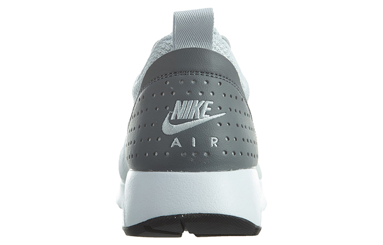 Shop Nike Air Max Tavas ''Zilver'' 705149-006