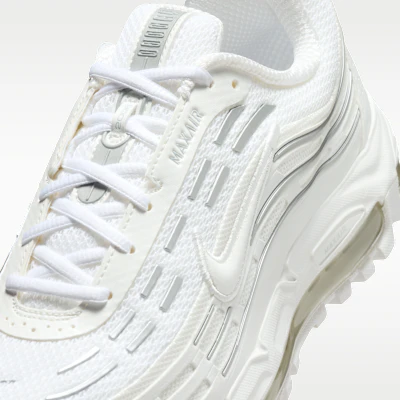 ナイキ エアマックス TL 2.5 ホワイト/メタリックシルバー/ウルフグレー FZ4110-108 Sizing ナイキ エアマックス TL 2.5 ホワイト/メタリックシルバー/ウルフグレー FZ4110-108