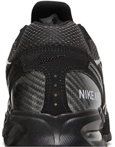 Nike 低筒 跑步鞋 男款 黑銀 Sizing Nike 低筒 跑步鞋 男款 黑銀