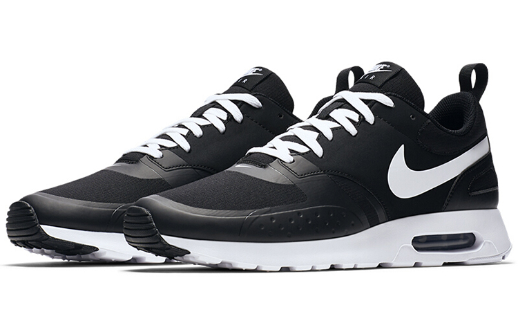Shop Nike Air Max Vision 低筒 運動休閒鞋 男款 黑白