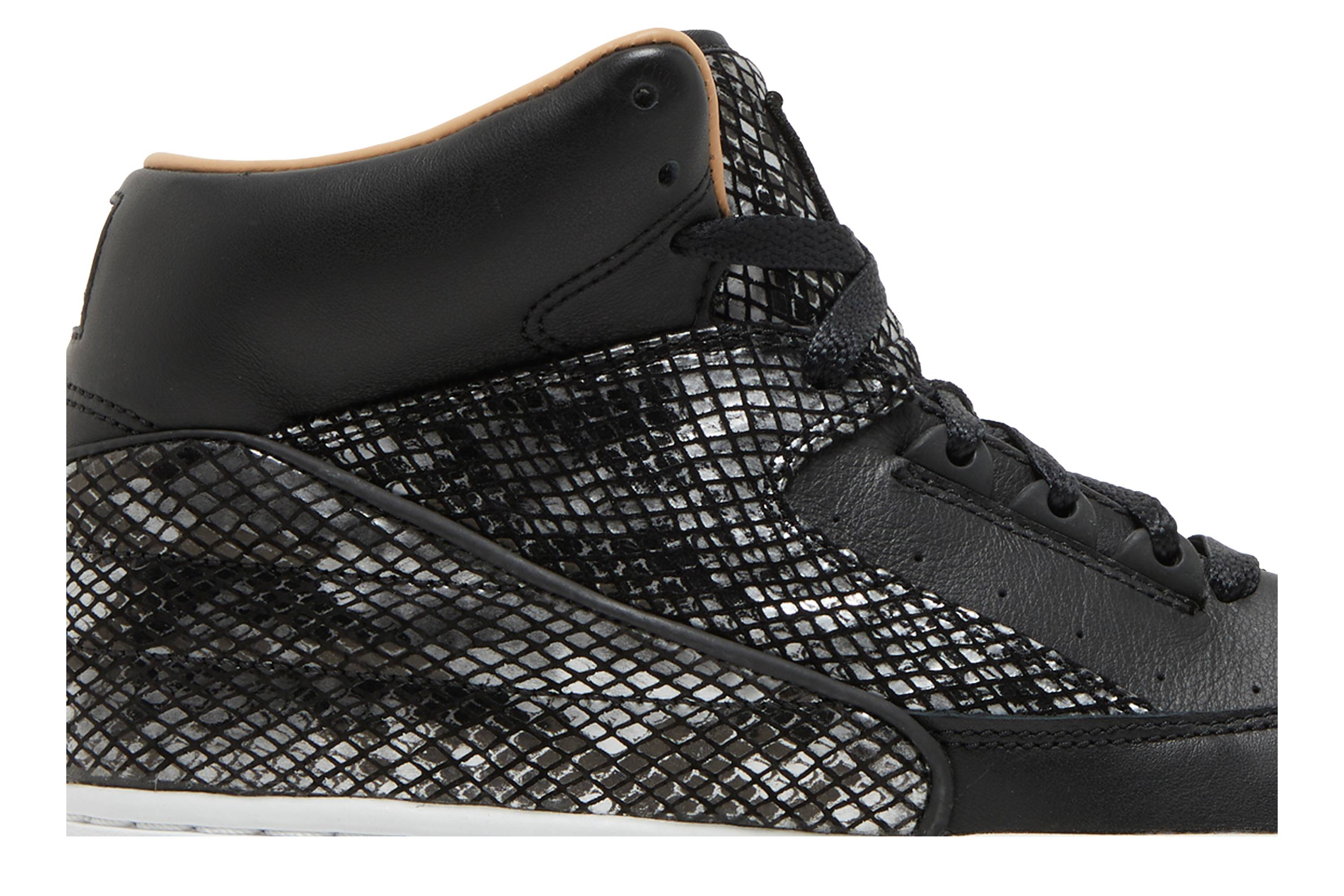 Order Nike Air Python 白棕