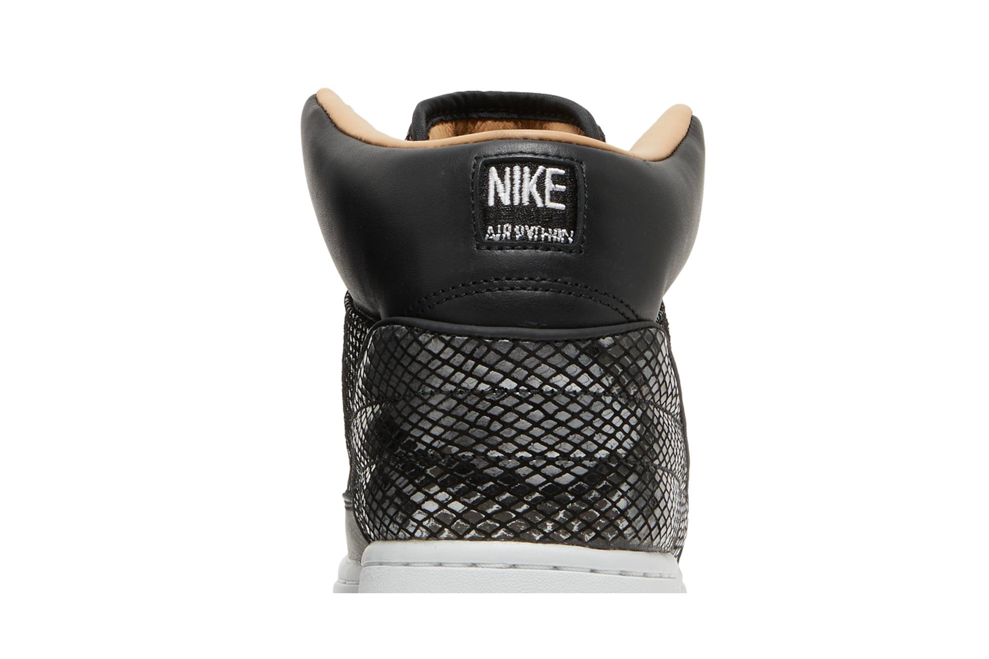 Sizing Nike Air Python 白棕