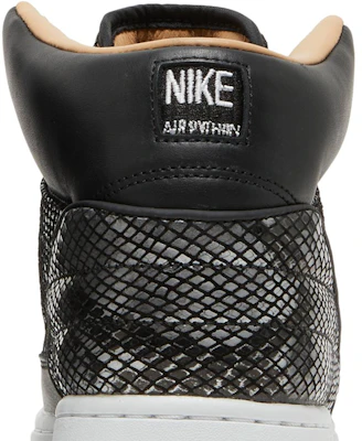 Nike Air Python 白棕 Sizing Nike Air Python 白棕