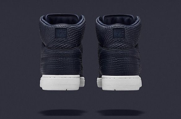 Lookbook Nike Air Python Obsidian 藏青