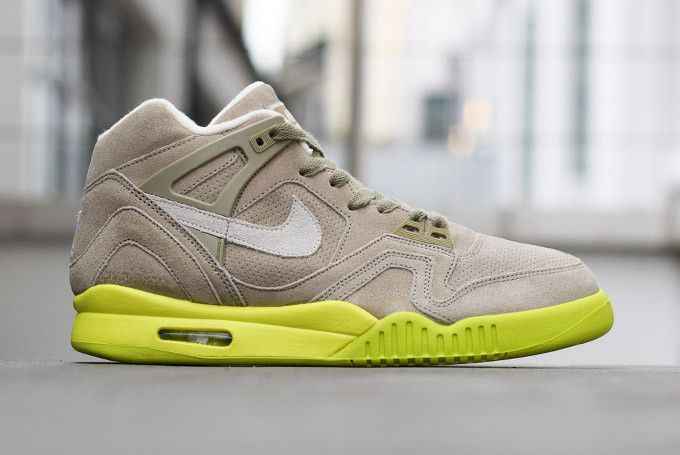 Details for 耐吉 Air Tech Challenge 2 麂皮 '竹' 644767-220