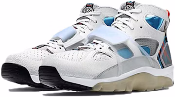 Nike Air Trainer Huarache Premium 'Super Bowl' Sepatu Pria 647591-101 Lookbook Nike Air Trainer Huarache Premium 'Super Bowl' Sepatu Pria 647591-101