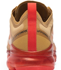 耐克空气VaporMax 2019俱乐部金红光鞋 AR6631-701 Sizing 耐克空气VaporMax 2019俱乐部金红光鞋 AR6631-701