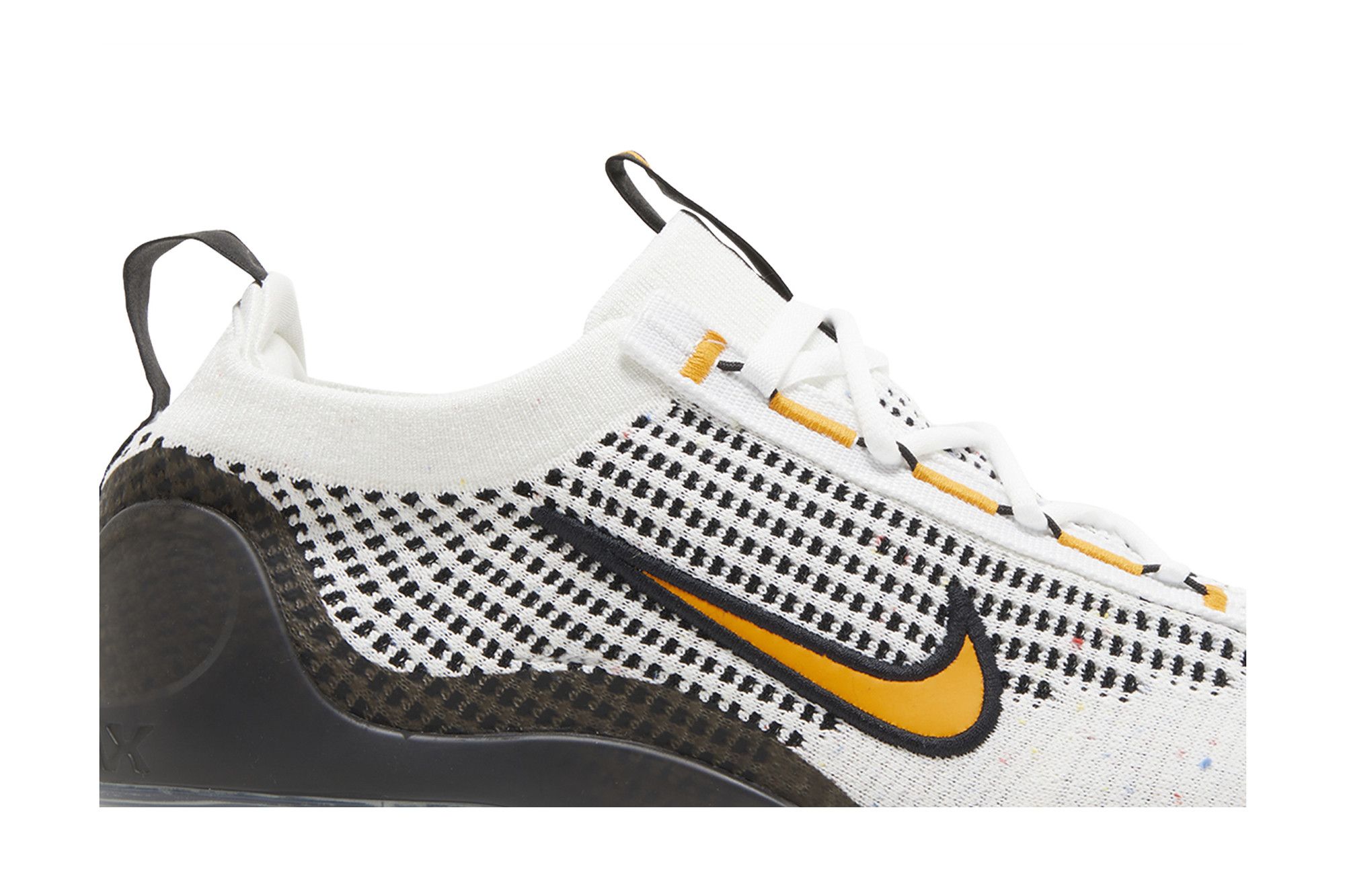 Lookbook Nike Air VaporMax 2021 Flyknit 'Putih Kumquat' DM0025-101