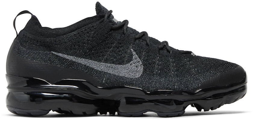 Triple black top flyknit vapormax