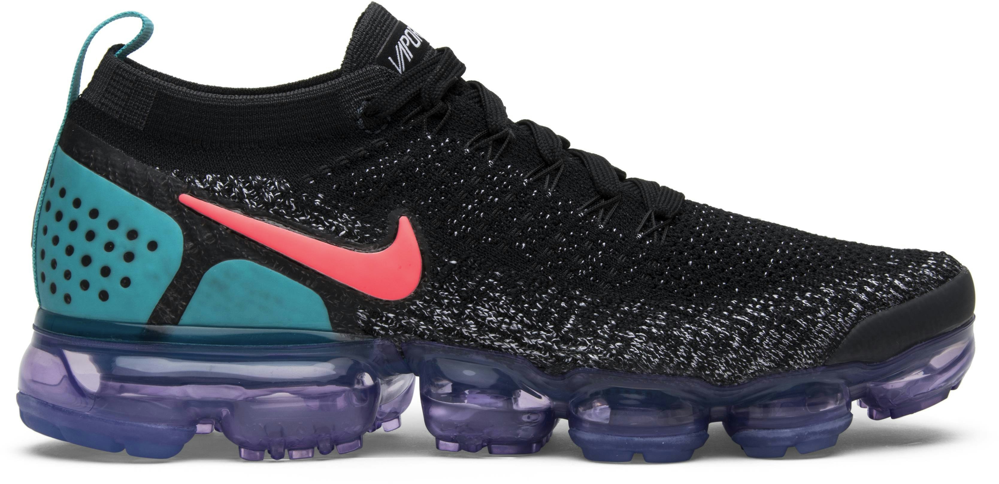 Vapormax black online hot punch