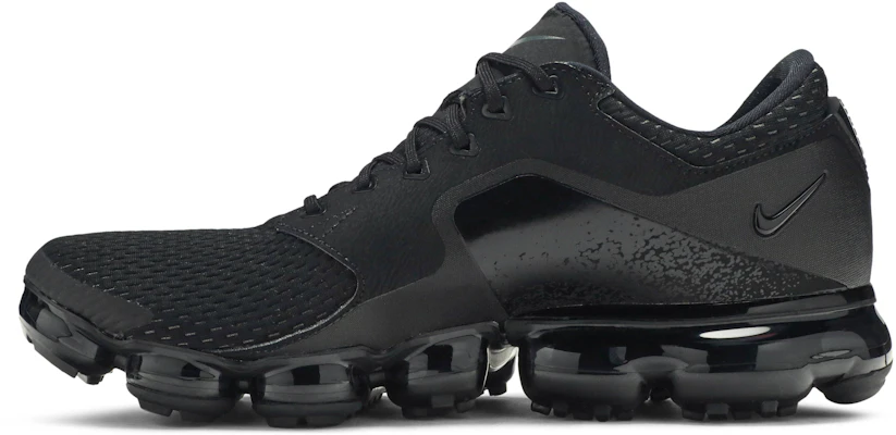 Kasut Nike Air VaporMax CS 'Triple Black' AH9046-002 Lookbook Kasut Nike Air VaporMax CS 'Triple Black' AH9046-002