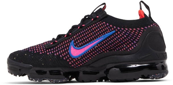 (W) Nike Air VaporMax Flyknit 'Hitam Hyper Pink' DX2355-001 Lookbook (W) Nike Air VaporMax Flyknit 'Hitam Hyper Pink' DX2355-001