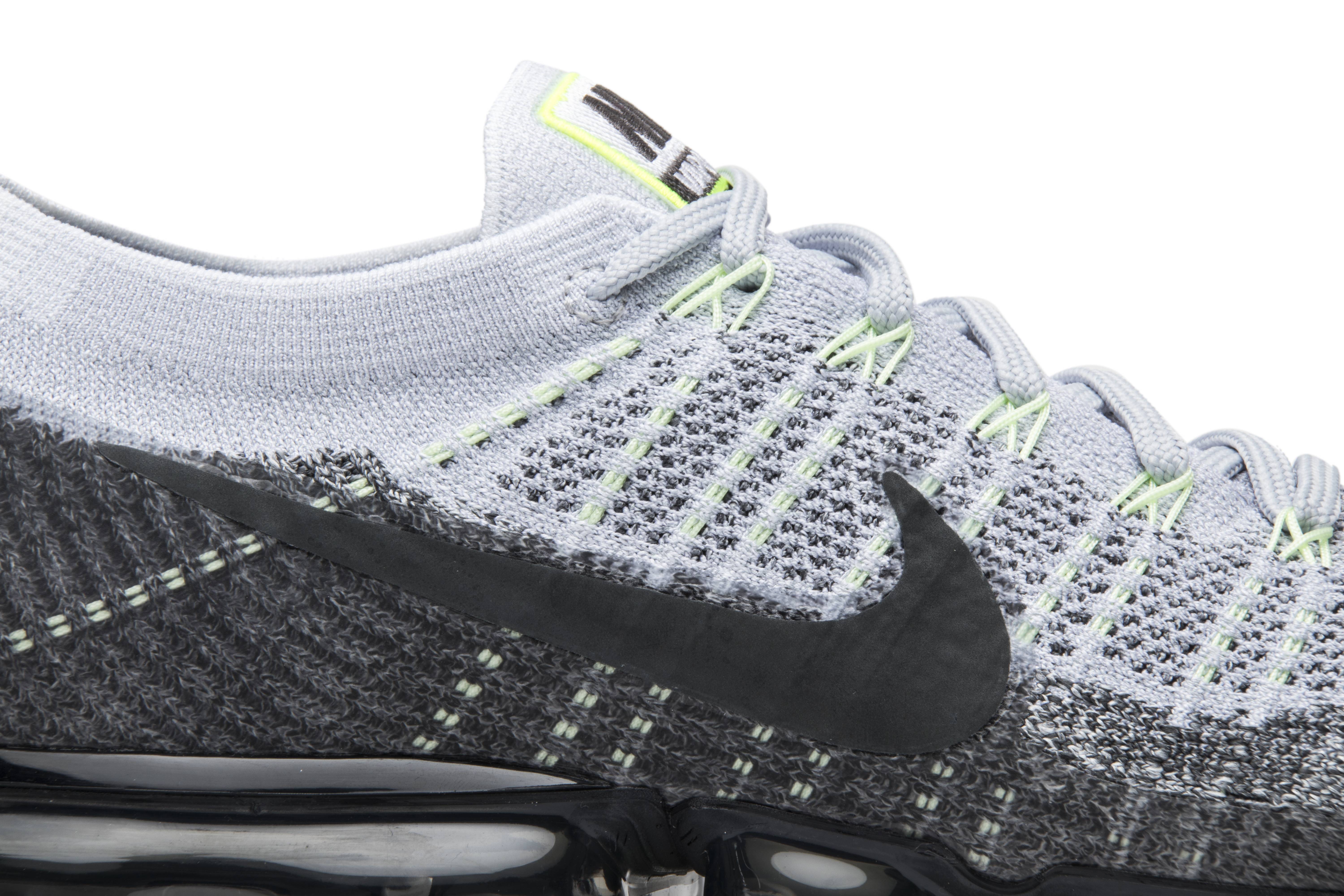 Order Nike Air VaporMax Kelabu Neon 922915-002