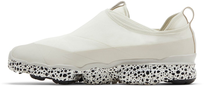 耐克Air VaporMax Moc Roam "电力套装" FV5532-100 Lookbook 耐克Air VaporMax Moc Roam "电力套装" FV5532-100