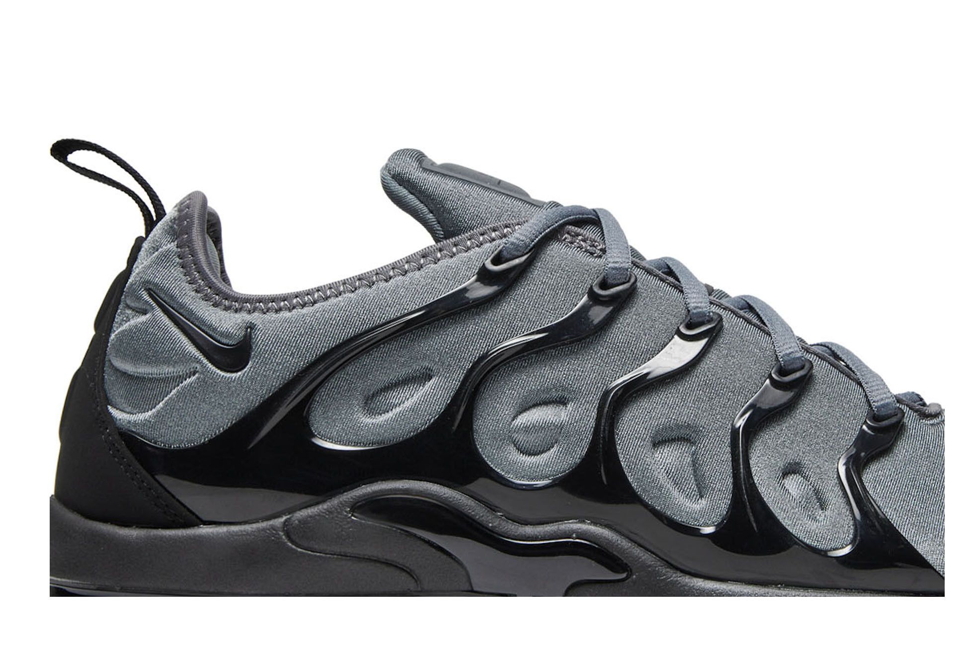 Lookbook 耐吉 Vapormax Plus Air 低筒 跑步鞋 男款 灰黑