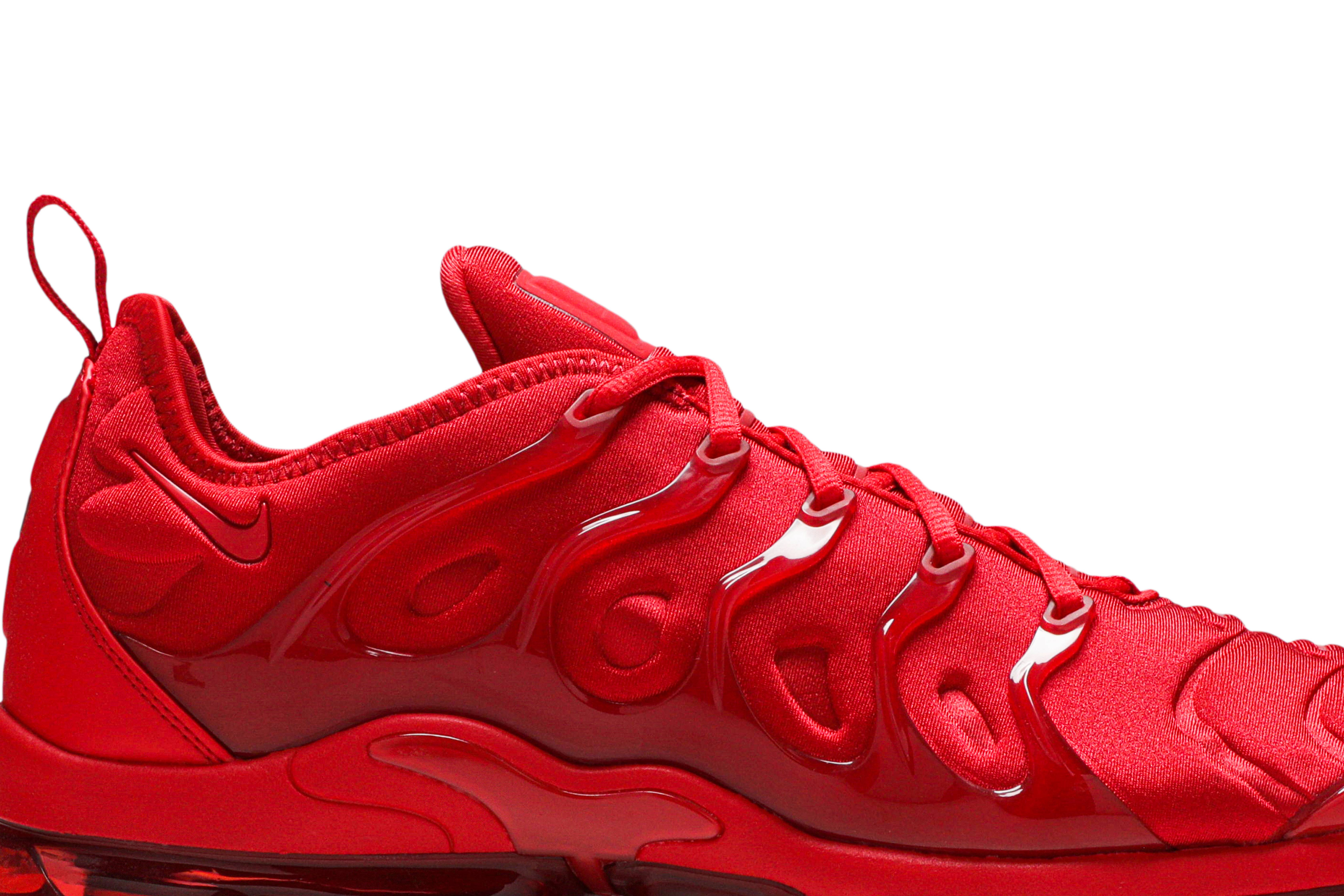 Nike air vapormax plus triple red hotsell