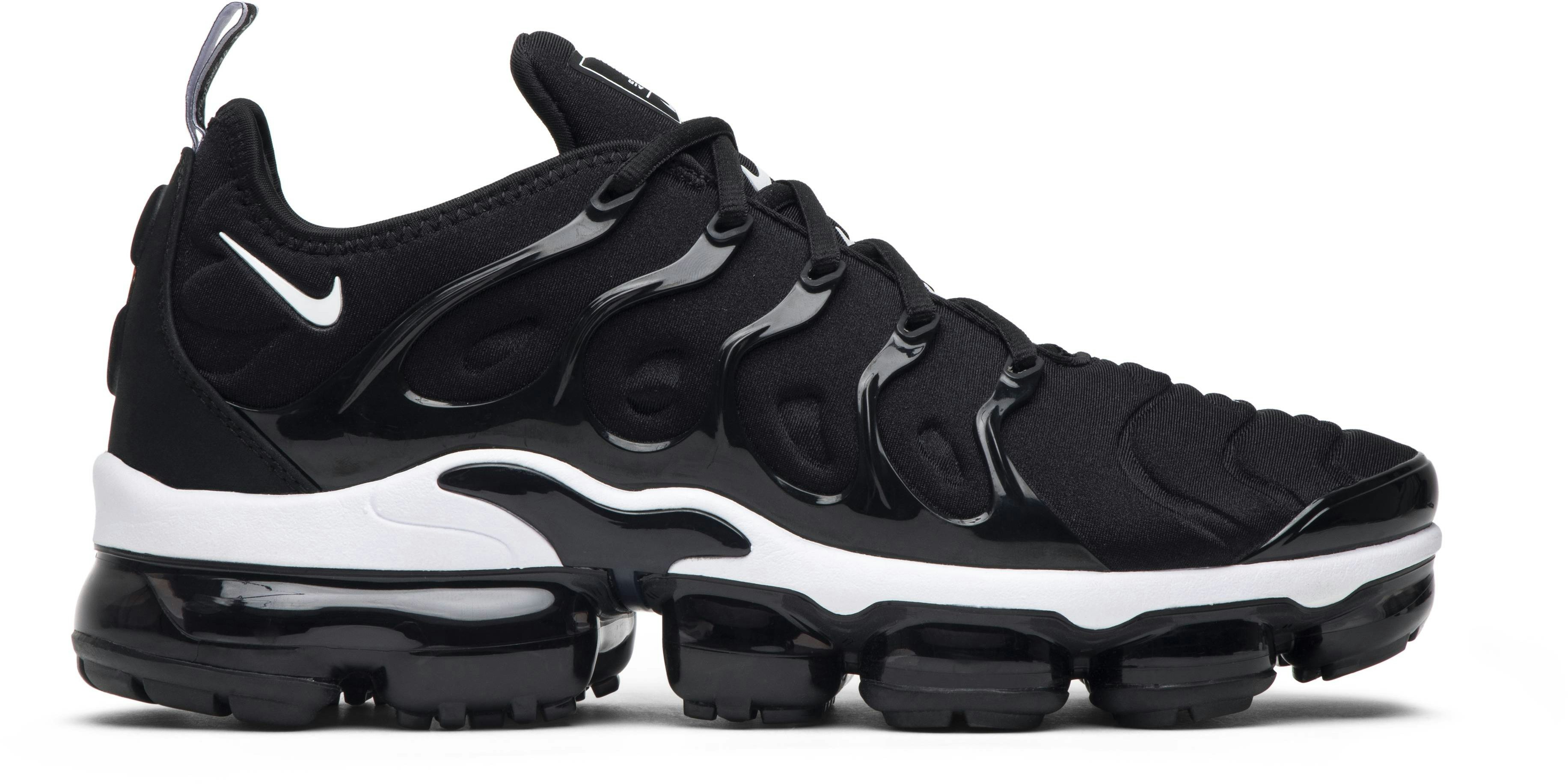 nike air max plus overbranding black