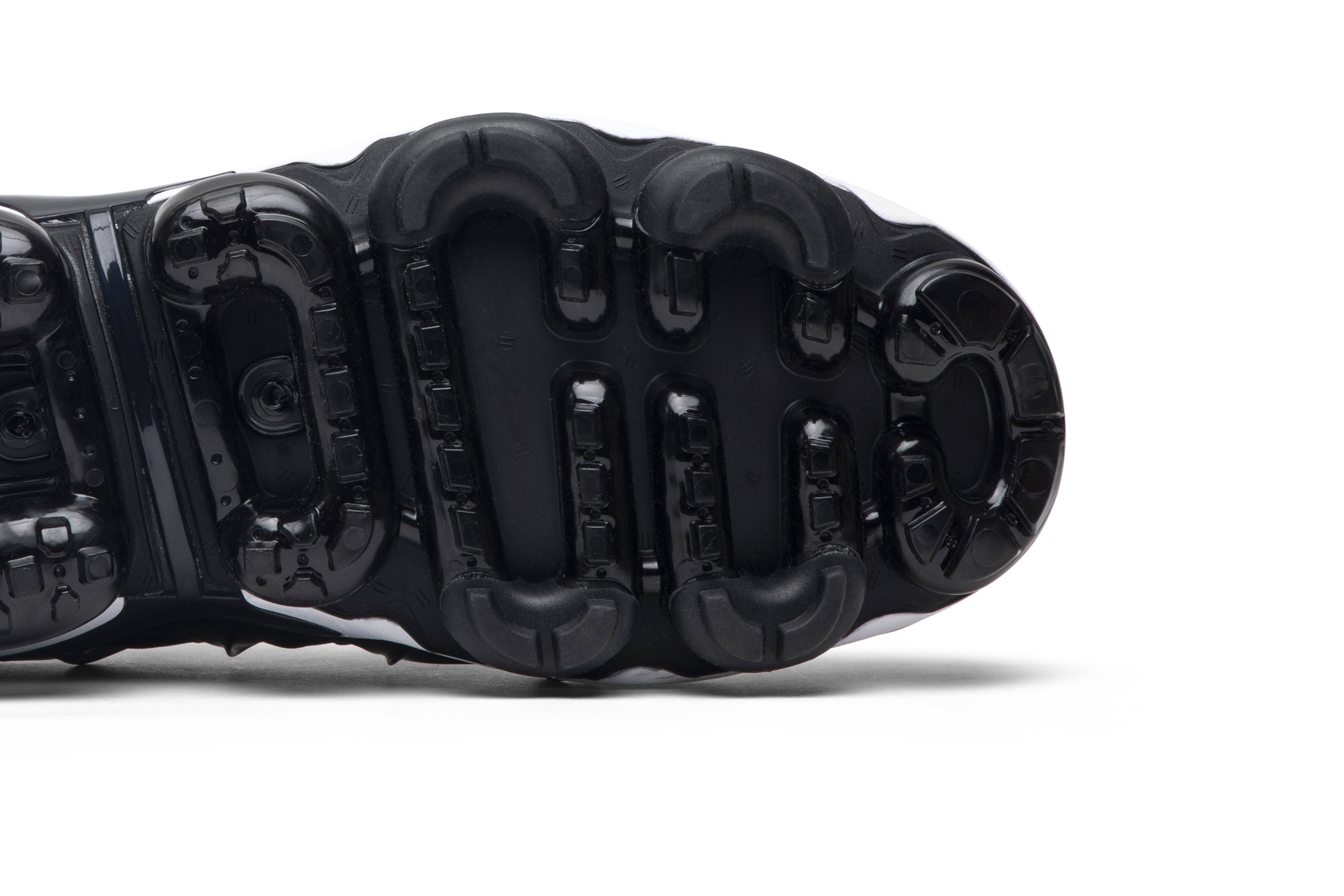 Nike vapormax overbranding clearance