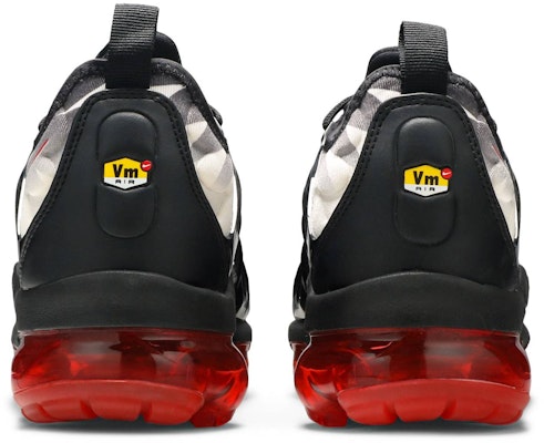 Air vapormax plus sales shark black red white