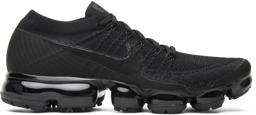 Mens triple black vapormax deals