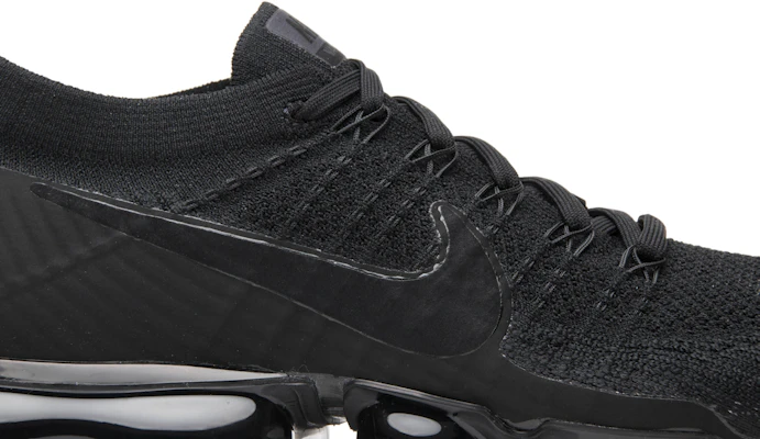 Nike vapormax flyknit 2.0 triple black hotsell